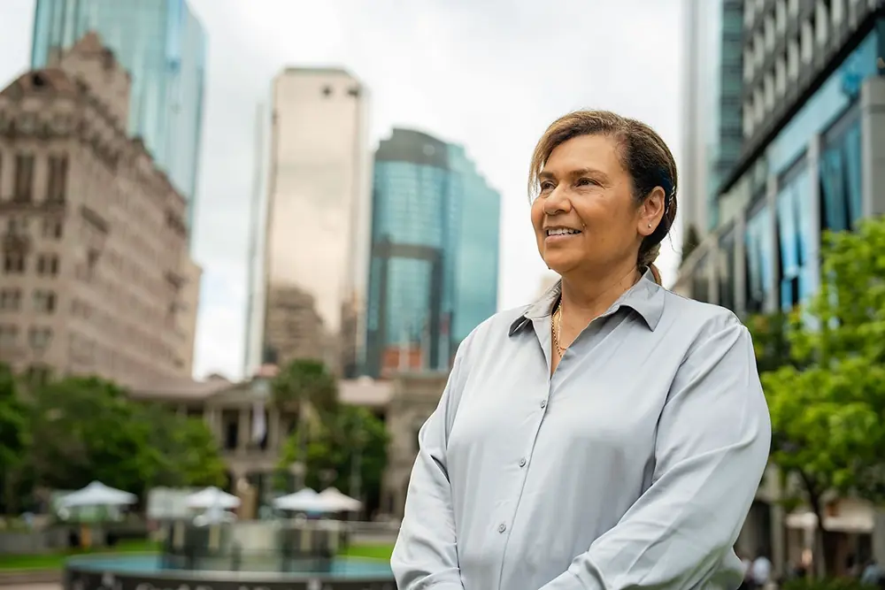 Corporate people in Brisbane Anzac Square-05577